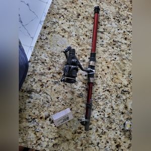 COLLAPSIBLE FISHING ROD AND REEL COMBOQ (EXTEND TO 7.5 FEET)